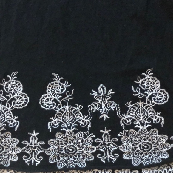 90s -Y2K BCBG bohemian bell sleeve top small embroidered - Picture 4 of 6